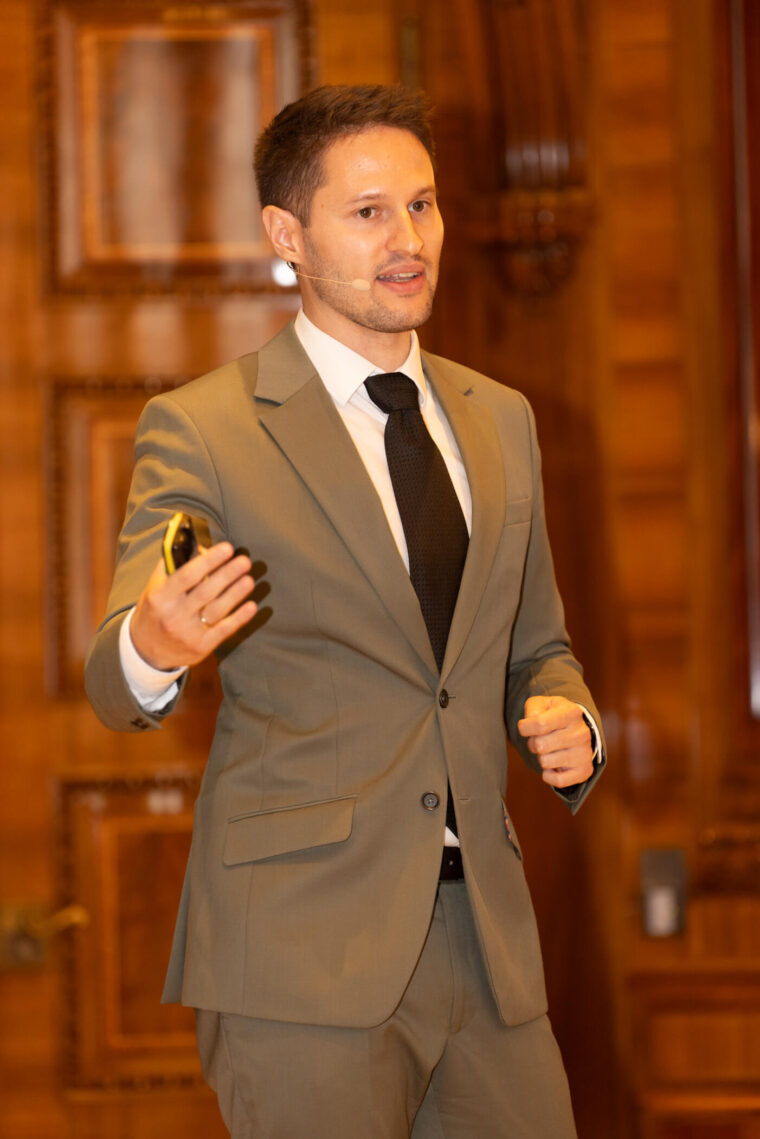 v.l.n.r. Holger Wern (Sprecher der Geschäftsführung bei IQAM Invest), Univ.-Prof. Dr. Holger Bonin (IHS-Direktor), Kevin Kurt, PhD (Head of Research & Development bei IQAM Invest) und Denis Friess (Leitung Institutionelles Fondsmanagement bei Deka Investment)