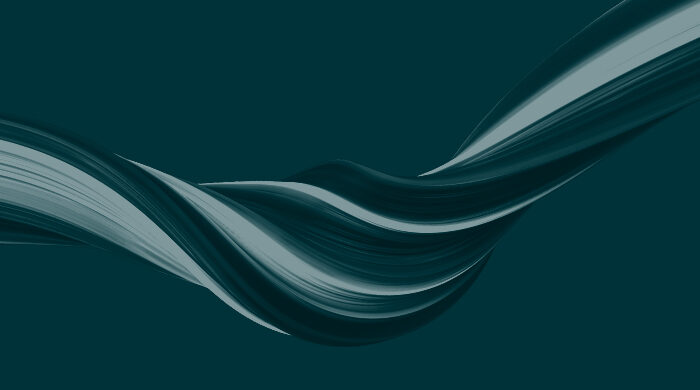 Plastische Struktur in diversen Blautönen vor blauem Hintergrund